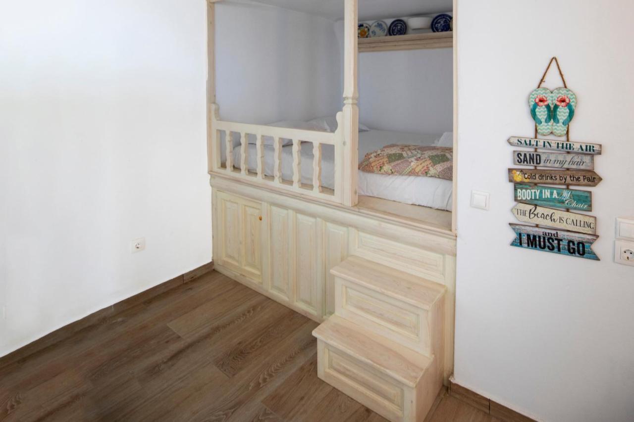 Thea Menetes Apartamento Menetaí Exterior foto