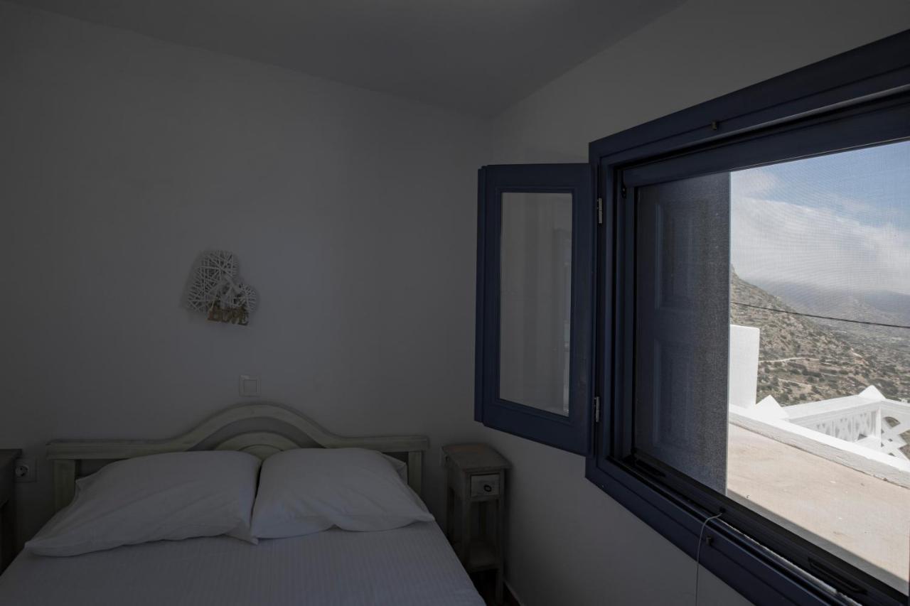 Thea Menetes Apartamento Menetaí Exterior foto