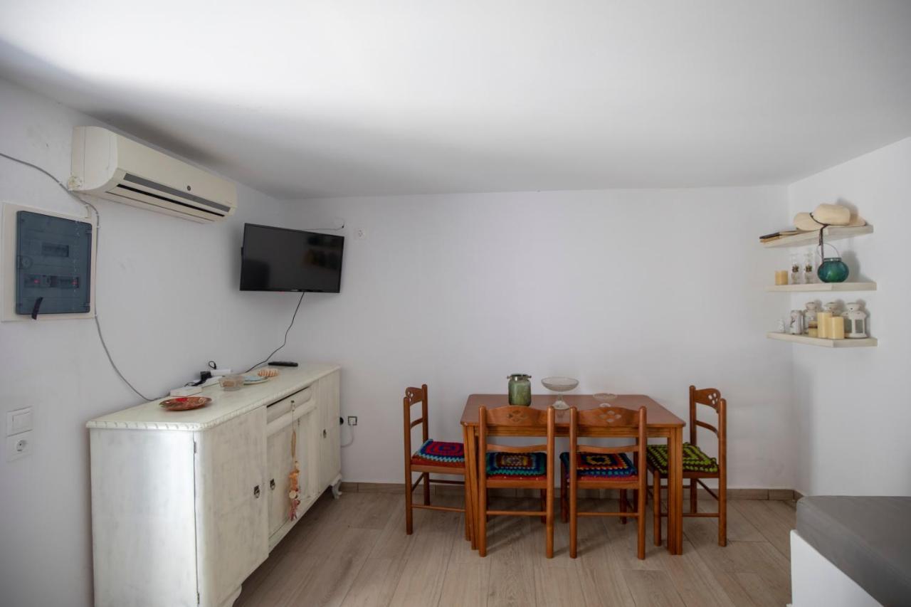 Thea Menetes Apartamento Menetaí Exterior foto