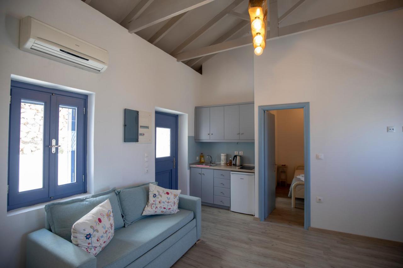 Thea Menetes Apartamento Menetaí Exterior foto