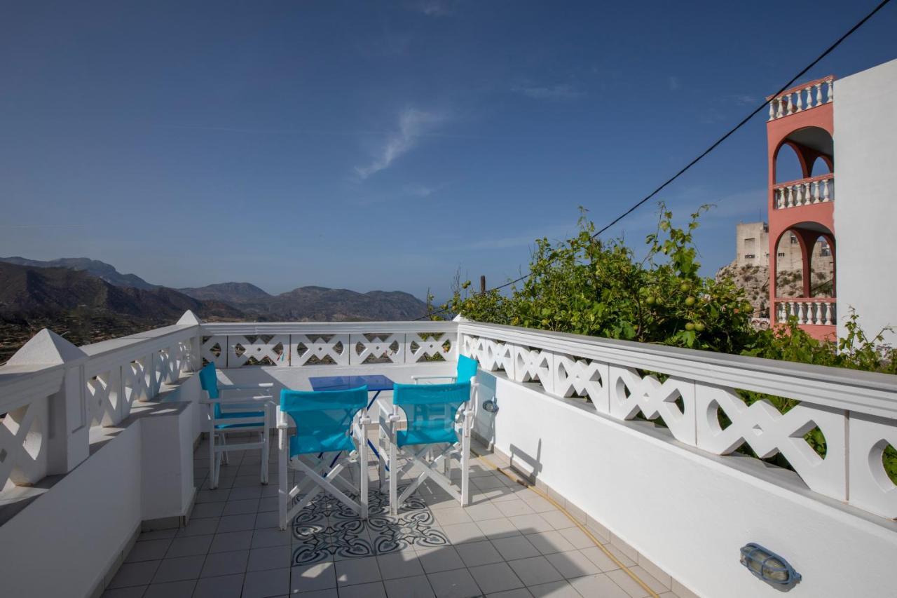 Thea Menetes Apartamento Menetaí Exterior foto