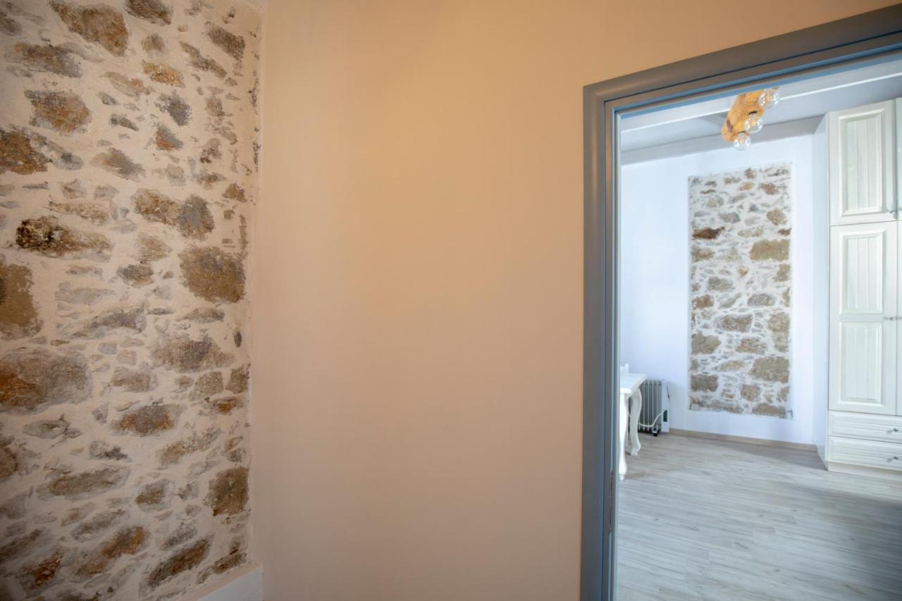 Thea Menetes Apartamento Menetaí Exterior foto