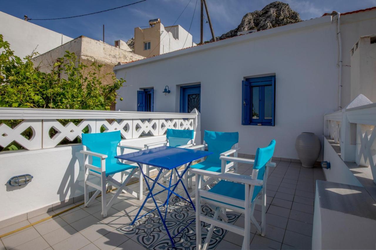 Thea Menetes Apartamento Menetaí Exterior foto