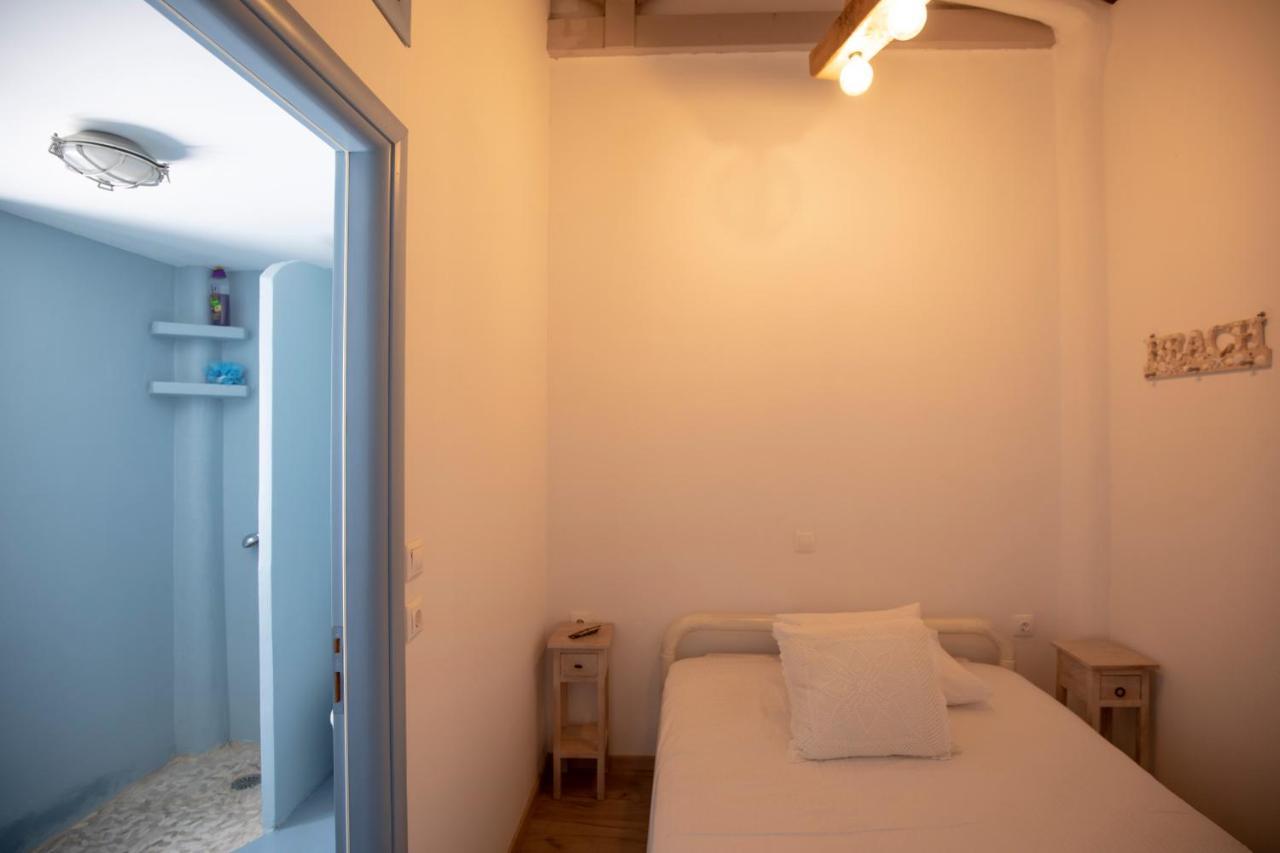 Thea Menetes Apartamento Menetaí Exterior foto